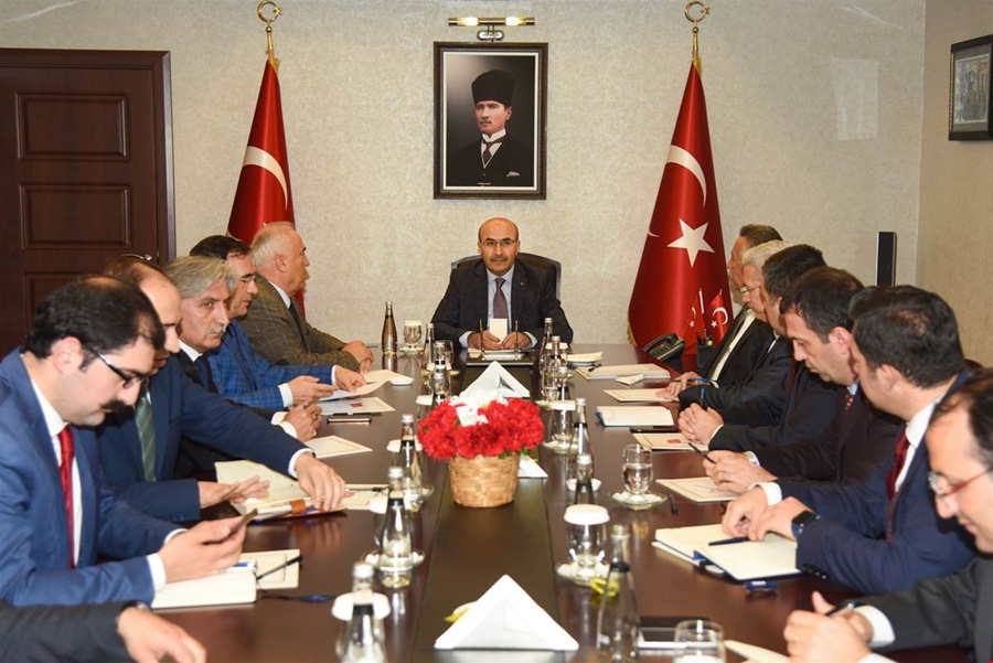Vali Demirtaş: 'Vatandaş memnuniyeti artırılmalı..'