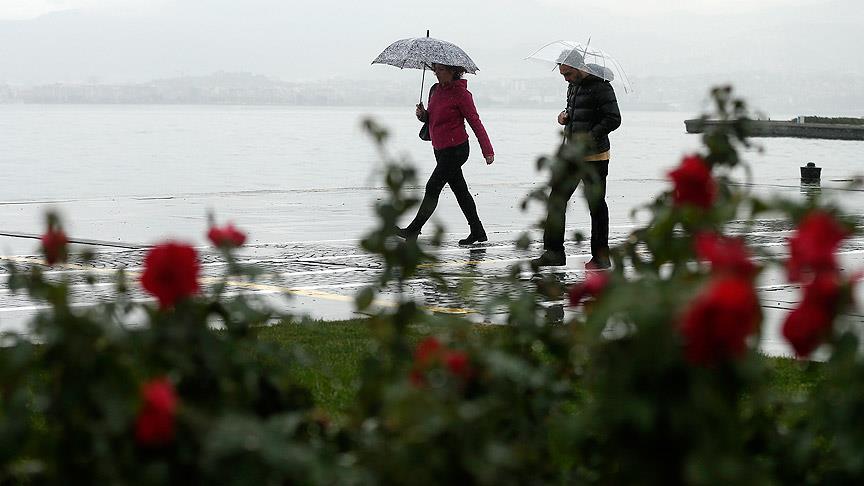 İstanbul'da yağış nedeniyle metro seferleri aksadı