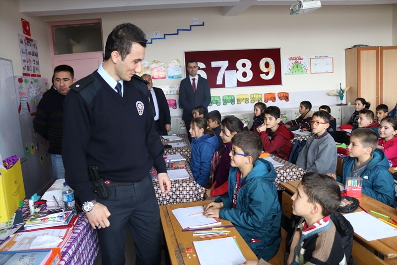 Adana'da öğrencilere "Bana Dokunma" semineri verildi