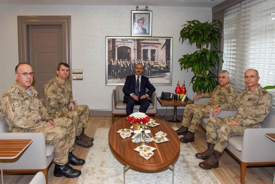 Jandarma Genel Komutanı Orgeneral Arif Çetin, Vali Demirtaş'ı Ziyaret Etti
