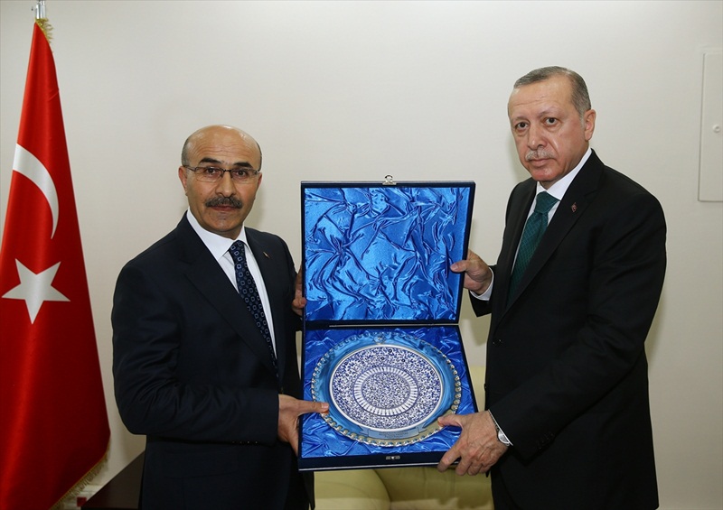 Erdoğan, Adana Valisi Mahmut Demirtaş'ı kabul etti.