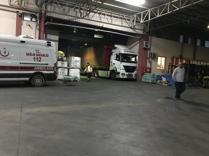 Adana'da tır ile duvar arasında sıkışan sürücü öldü