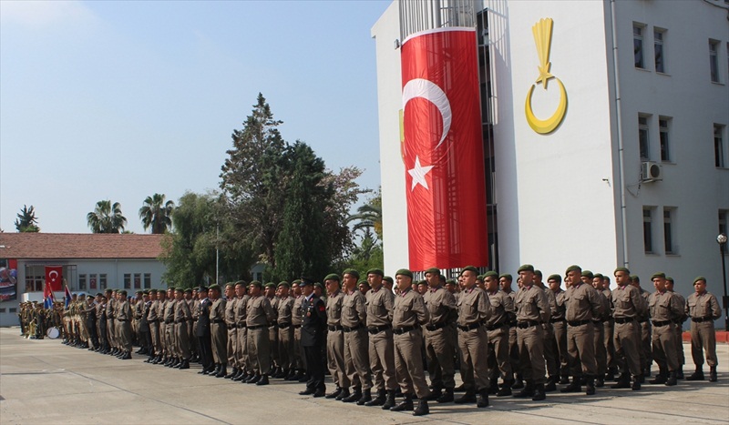 Adana'da acemi erlerin yemin töreni