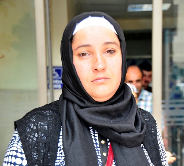 Eşini 9 yerinden bıçaklayan sanığın yargılandığı dava