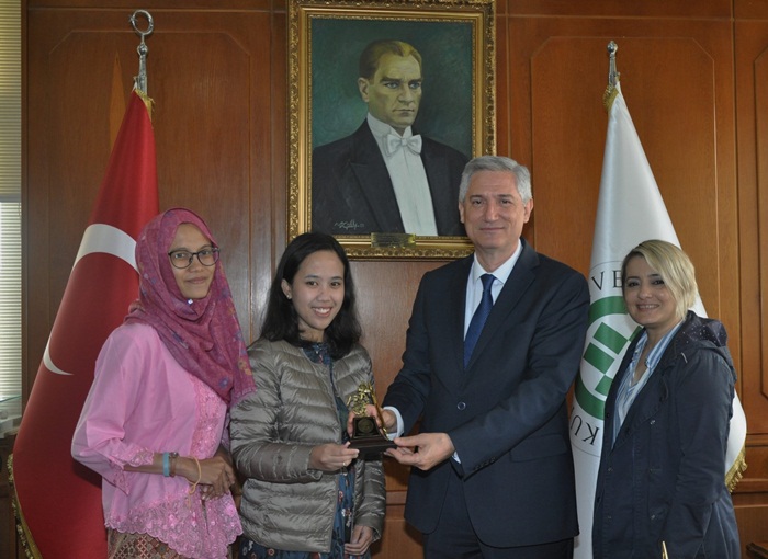 Airlangga Üniversitesi Dış İlişkiler Ofisi Temsilcilerinden Rektör Prof. Dr. Kibar’a Ziyaret