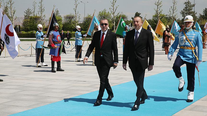 Cumhurbaşkanı Erdoğan, Aliyev'i resmi törenle karşıladı