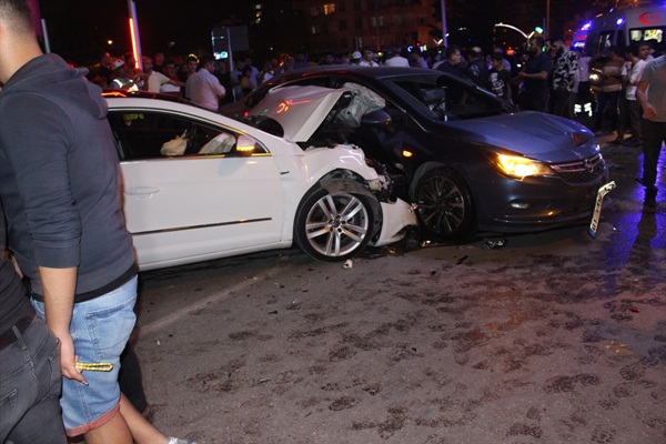 Adana'da zincirleme trafik kazası: 5 yaralı