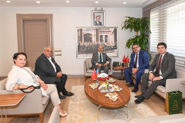 Adana Valisi Demirtaş'a ziyaretler