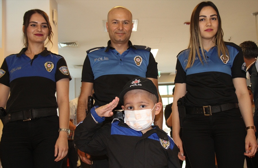 Minik Ayaz ilik nakli olacağı hastaneye polis eskortuyla gitti