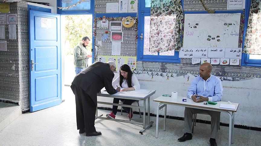 Tunus'ta Nahda birinci parti oldu