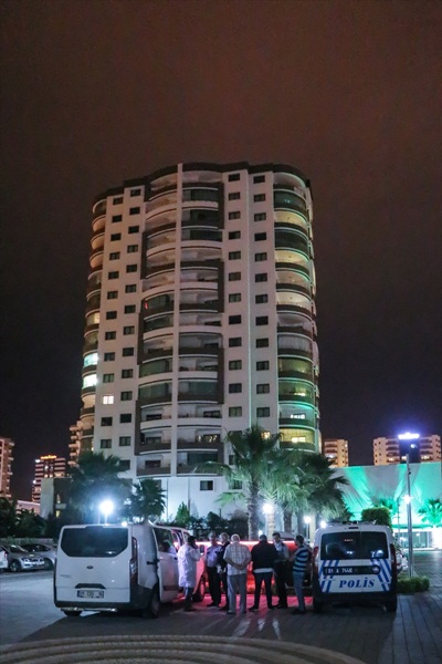 Adana'da 13. kattan düşen çocuk öldü