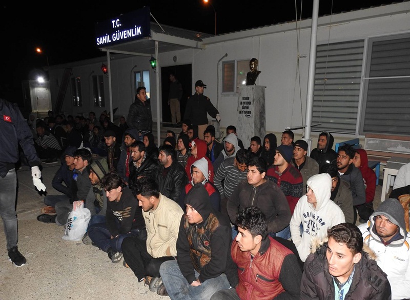 Jandarmadan Göçmen Kaçakçılığı Yapan İnsan Tacirlerine Dev Operasyon
