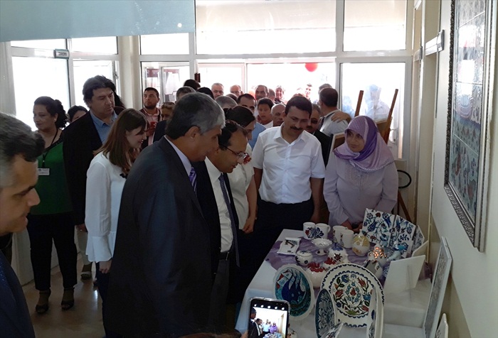 Yumurtalık'ta yıl sonu sergisi açıldı