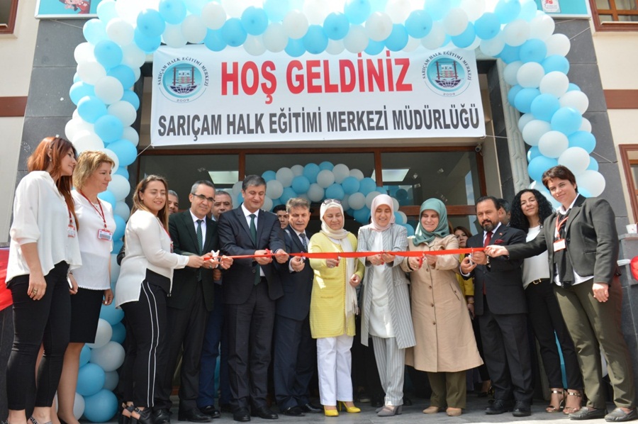 Sarıçam Halk Eğitimi Merkezi'nin Yıl Sonu Sergisi Açıldı