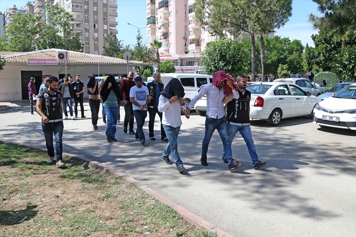 Adana'da uyuşturucu tacirlerine operasyon