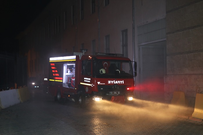 Olası yangından komşuları sayesinde kurtuldu