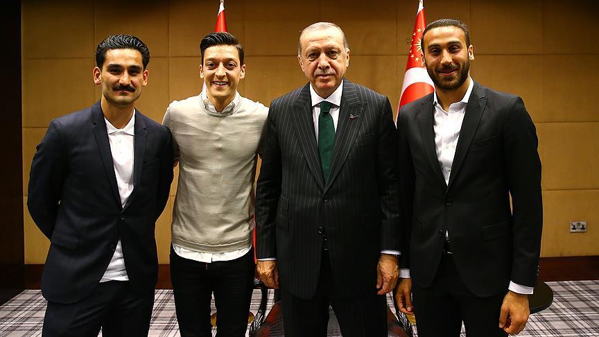 Erdoğan Premier Lig'de oynayan Türk futbolcularla buluştu