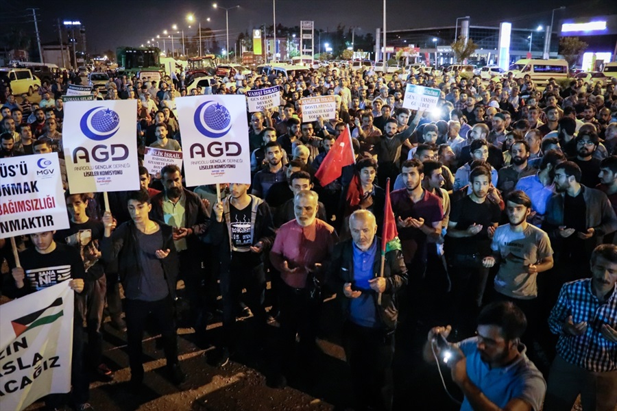 ABD'nin Tel Aviv Büyükelçiliğini Kudüs'e taşımasına tepki