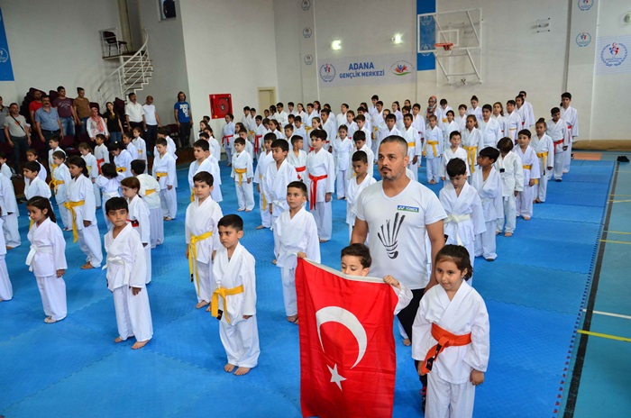 Adana’da Karate Kuşak Sınavı Gerçekleştirildi