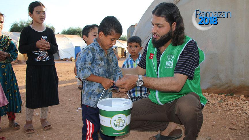 İHH'dan Suriye'de her gün 50 bin kişiye iftar