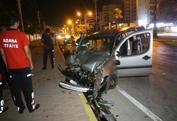 Adana'da trafik kazası: 2 yaralı