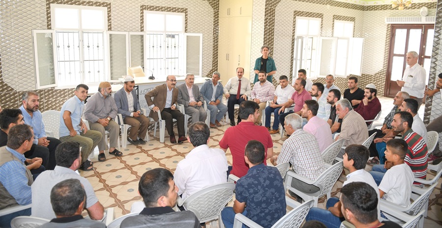 Vali Demirtaş, Akkapı Mahallesi'nde Esnaf Ve Vatandaşlarla Bir Araya Geldi