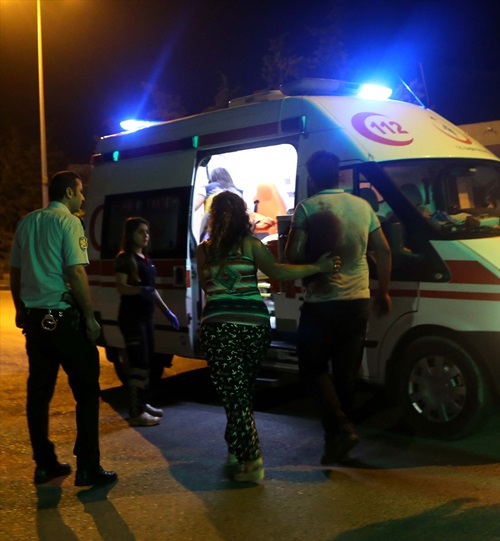 Bıçak yarasıyla 30 kilometre otomobil kullandı