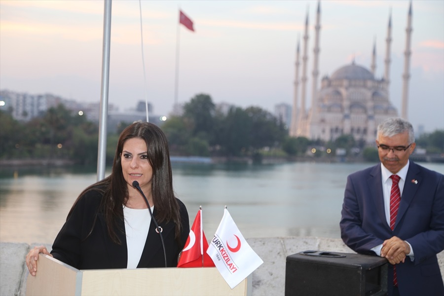 Bakan Sarıeroğlu Türk Kızılayının iftarına katıldı