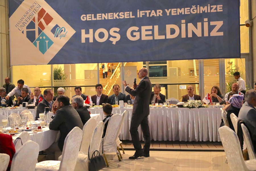 HKÜ’nün 10. yılında tüm personel iftar yemeğinde buluştu