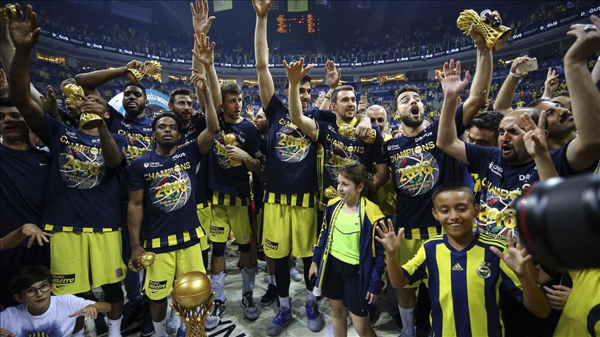 Fenerbahçe Doğuş başarısını sürdürdü