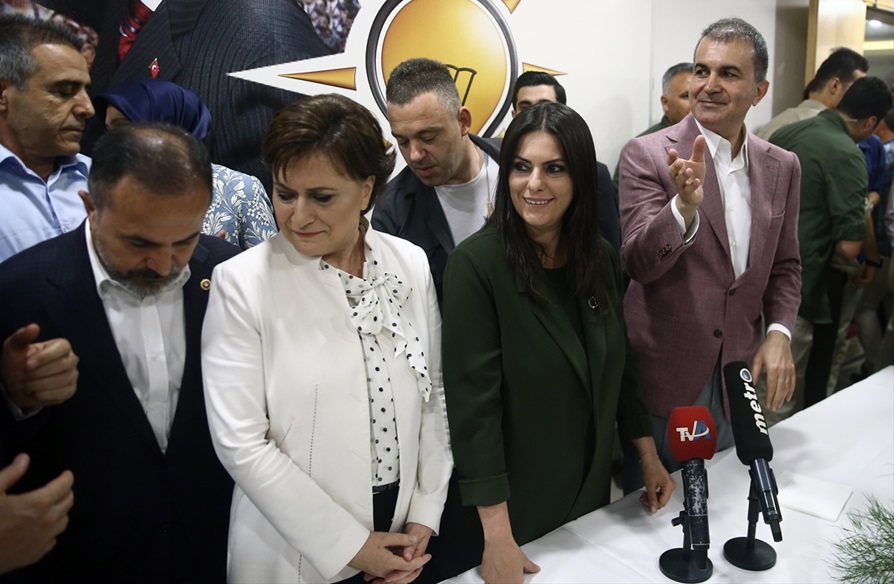 Bakanlar Çelik ve Sarıeroğlu partililerle bayramlaştı