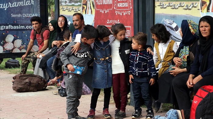 Ankara yerine Adana'da yol kenarında indirdi