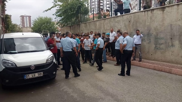 Saldırgana linç girişimini polis önledi