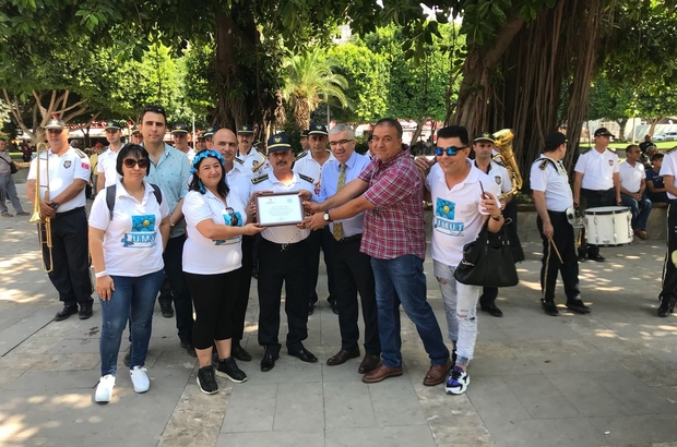 Bando konseri eşliğinde kan bağışı 