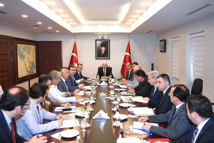 Vali Demirtaş, Vali Yardımcıları Ve Kaymakamlarla Bir Araya Geldi