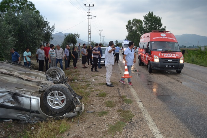 Adana'da otomobil devrildi: 1 yaralı
