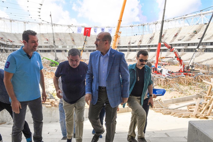 Vali Demirtaş, Adana Şehir Stadyumu’nda İncelemelerde Bulundu
