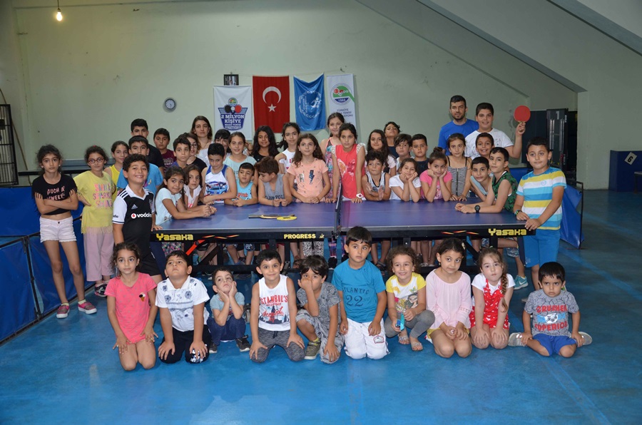 Adana'da İl Spor Okulları Masa Tenisi kursları devam ediyor