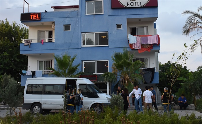 Adana merkezli 5 ildeki fuhuş operasyonu