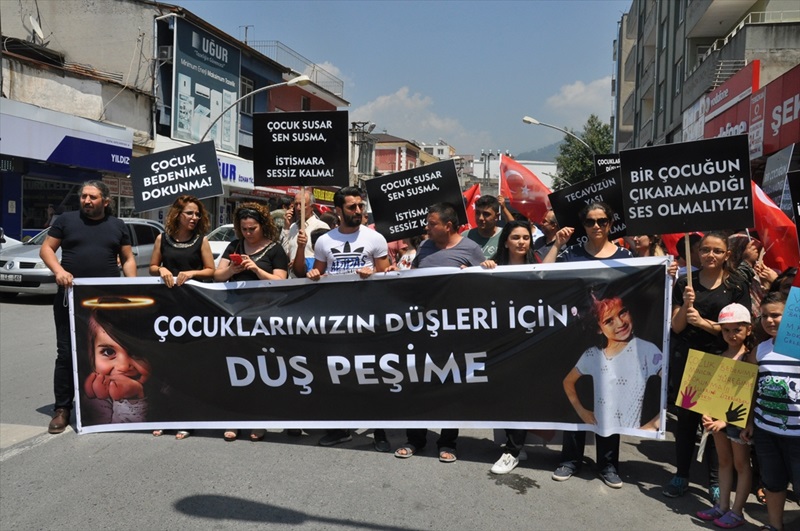 Hatay'da çocuk istismarlarına tepki yürüyüşü