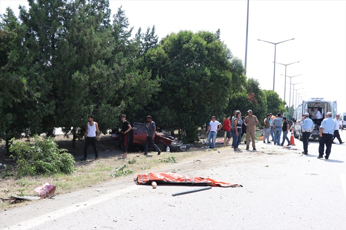 Adana'da trafik kazası: 2 ölü, 5 yaralı