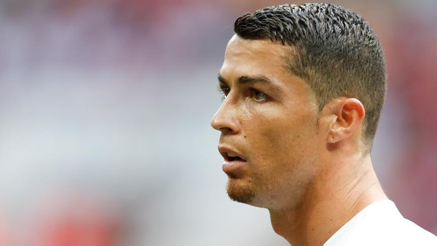 Cristiano Ronaldo'dan 'evde kal' çağrısı