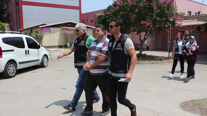 Adana'da sahte kimlikle yakalanan FETÖ şüphelisi çift tutuklandı