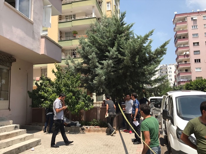 Kombi montajı yaparken balkondan düşen işçi öldü