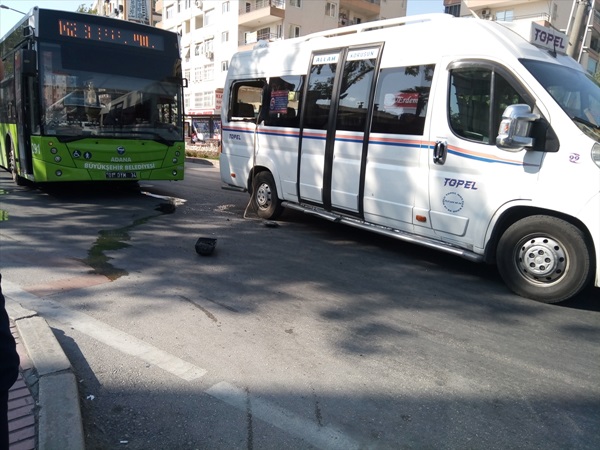 Adana'da trafik kazası: 2 yaralı