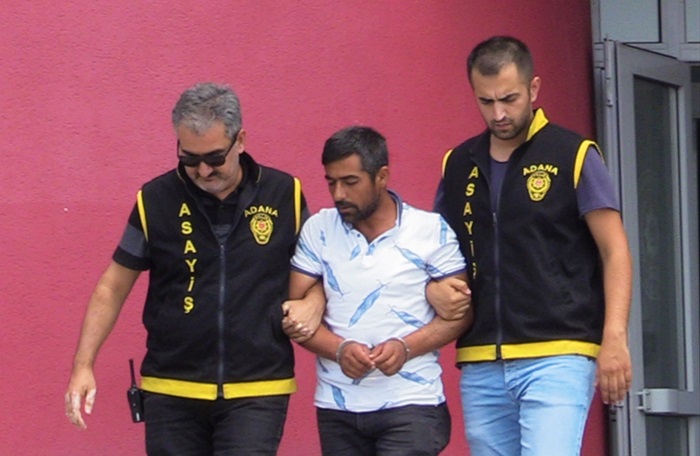Otomobillerden hırsızlık yapan şüpheli kamerada