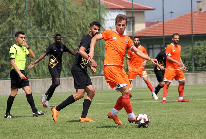 Adanaspor hazırlık maçında Osmanlıspor’la 0-0 berabere kaldı  