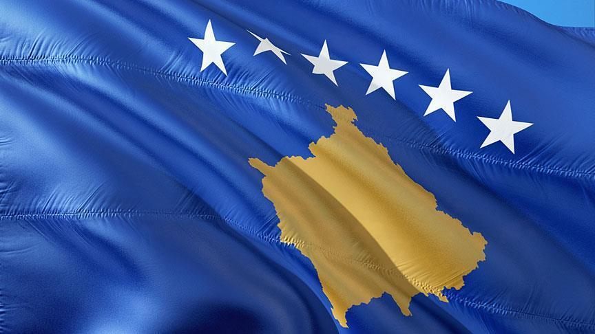 Kosova'da hükümet Türk bayrağına yönelik hakareti kınadı