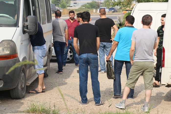 Kaçak göçmen sanıldılar Suriyeli işçi çıktılar 