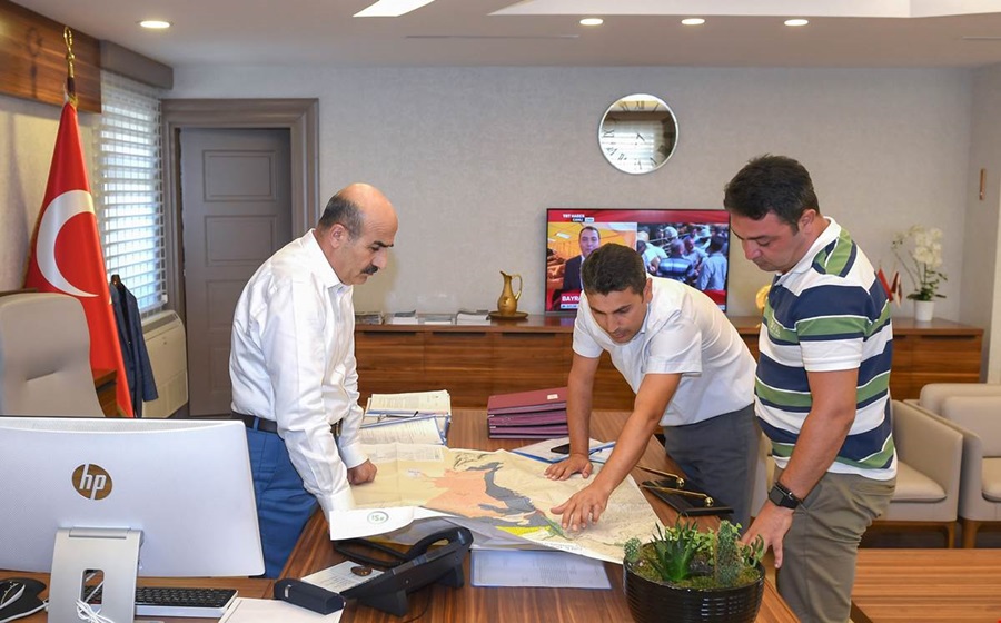 Vali Demirtaş, İmamoğlu Ovasının Sulanması ile ilgili DSİ Yetkilileriyle Bir Araya Geldi